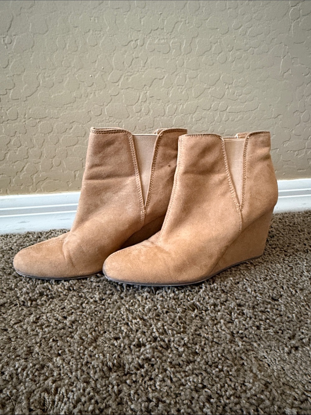 forever 21 • suede wedge booties
